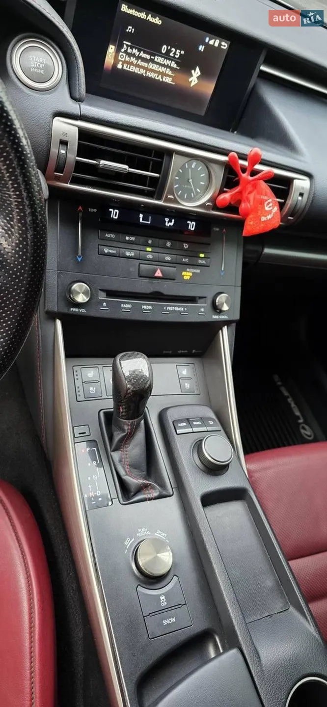 2016 Lexus IS - мініатюра 9