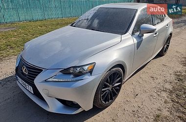 Седан Lexus IS 2015 в Тараще