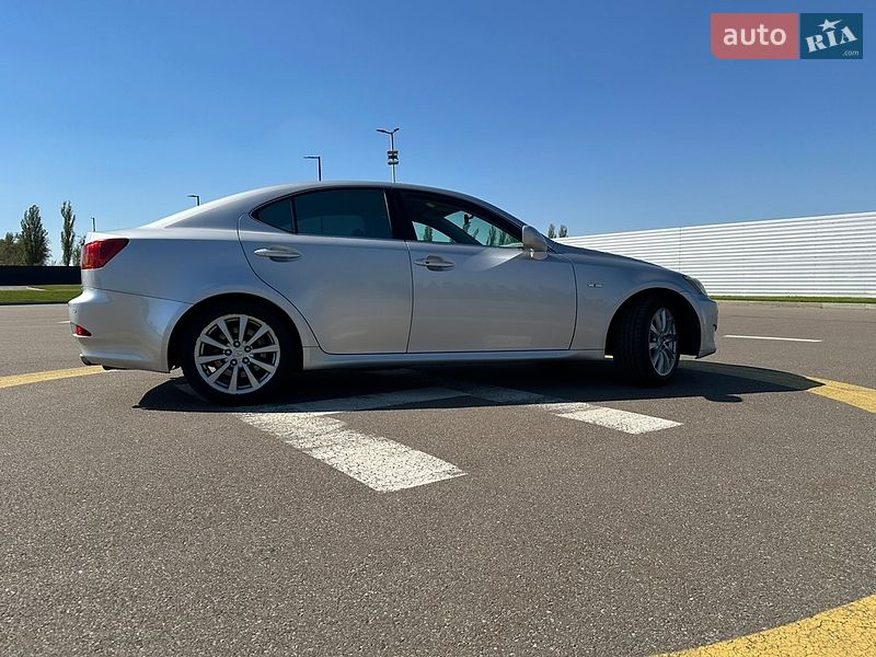 Седан Lexus IS 2008 в Киеве