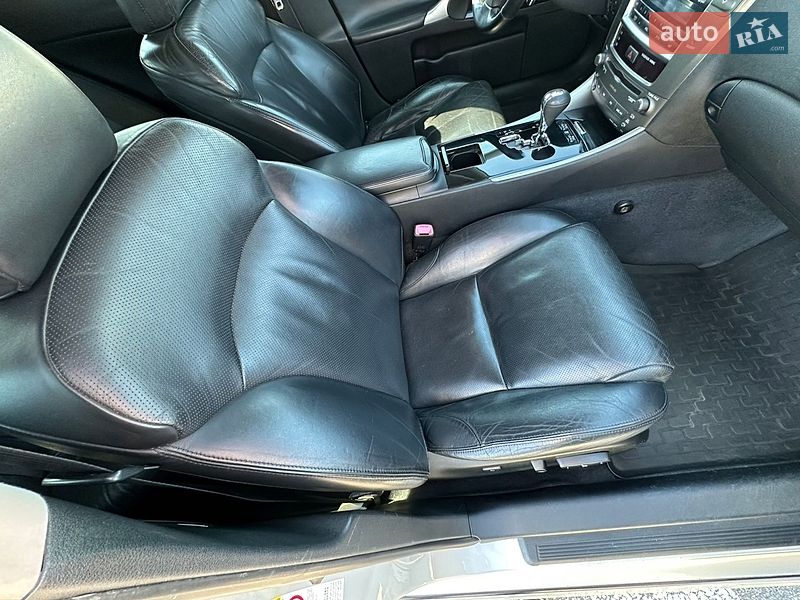 Седан Lexus IS 2008 в Киеве