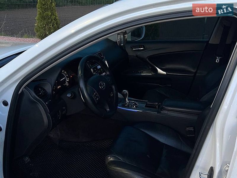 Седан Lexus IS 2007 в Виннице