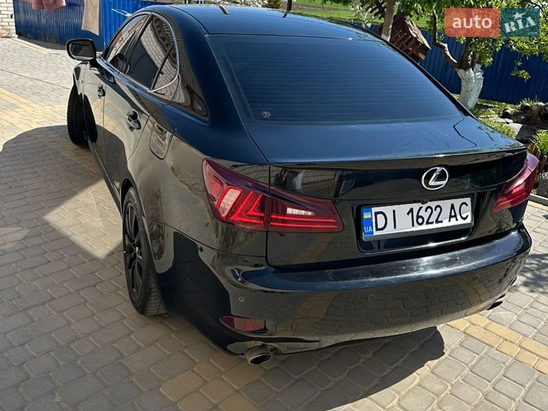 Седан Lexus IS 2007 в Тростянце