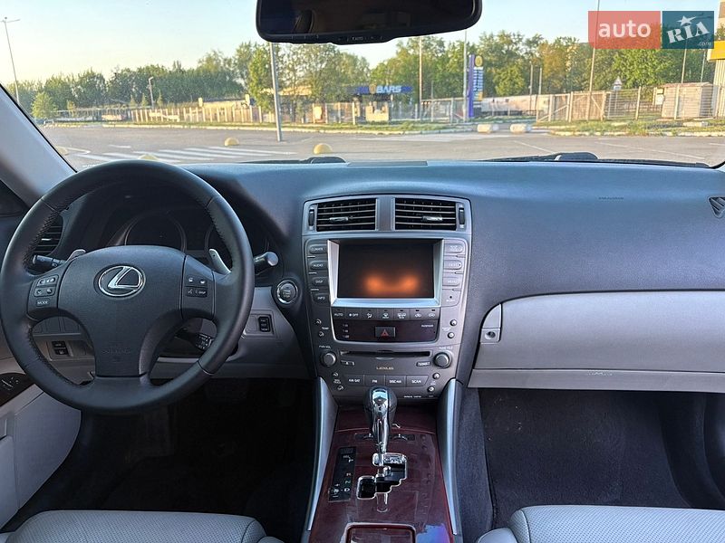 Седан Lexus IS 2006 в Киеве