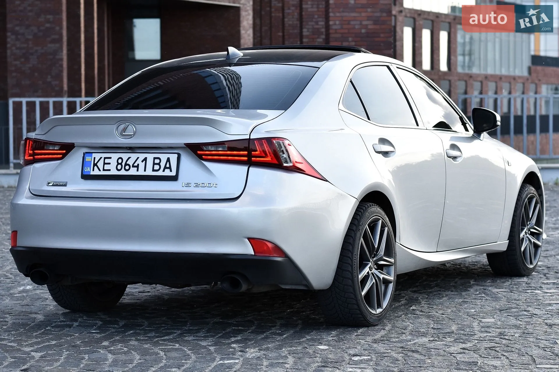 2016 Lexus IS - мініатюра 14