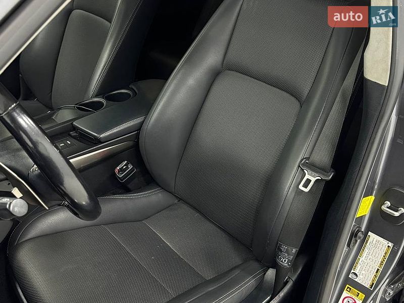 Седан Lexus IS 2015 в Одессе