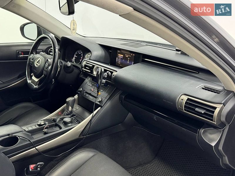 Седан Lexus IS 2015 в Одессе