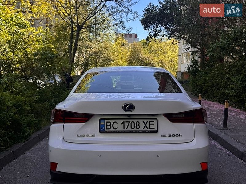 Седан Lexus IS 2014 в Львові