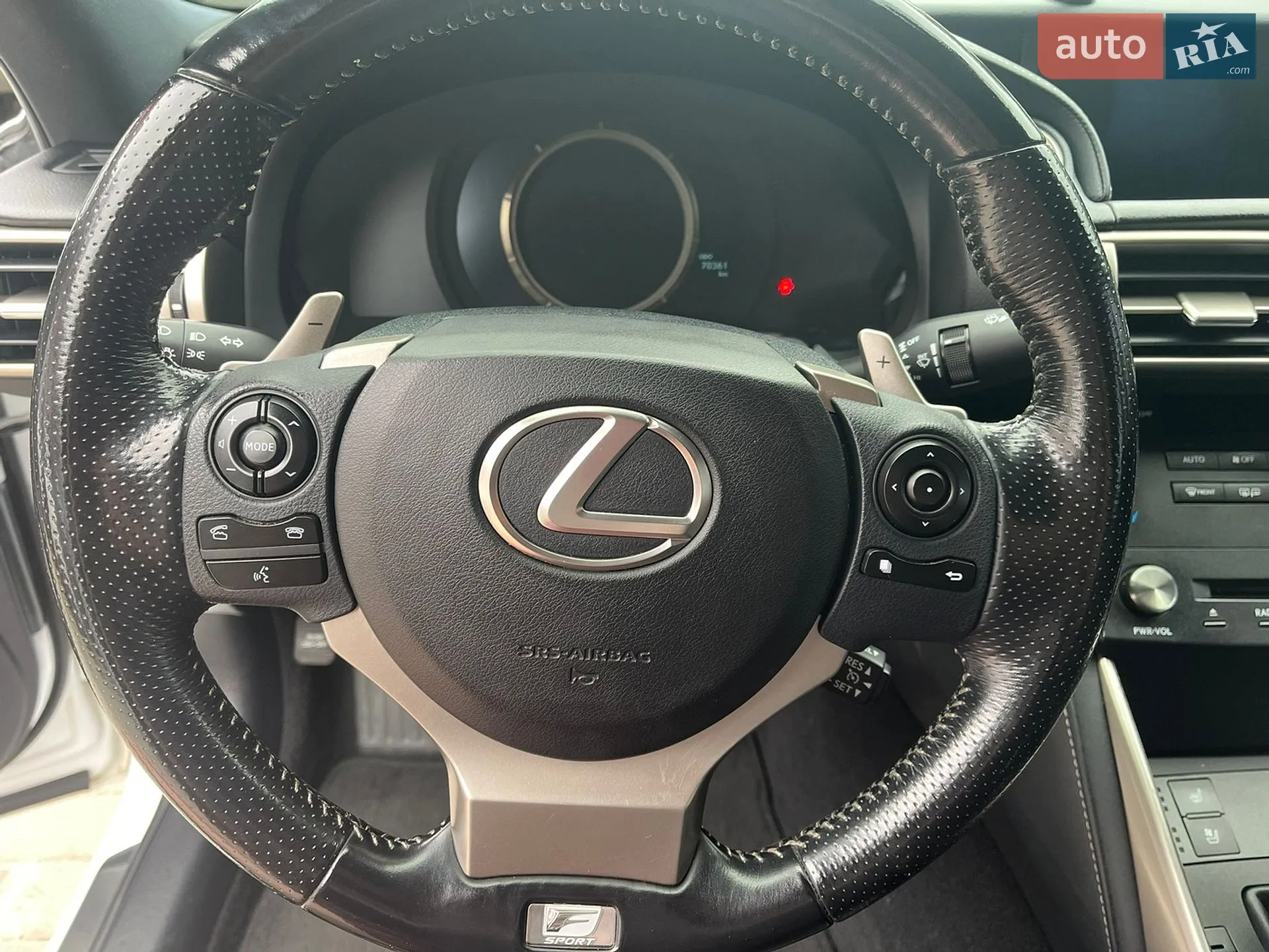 2016 Lexus IS - мініатюра 4