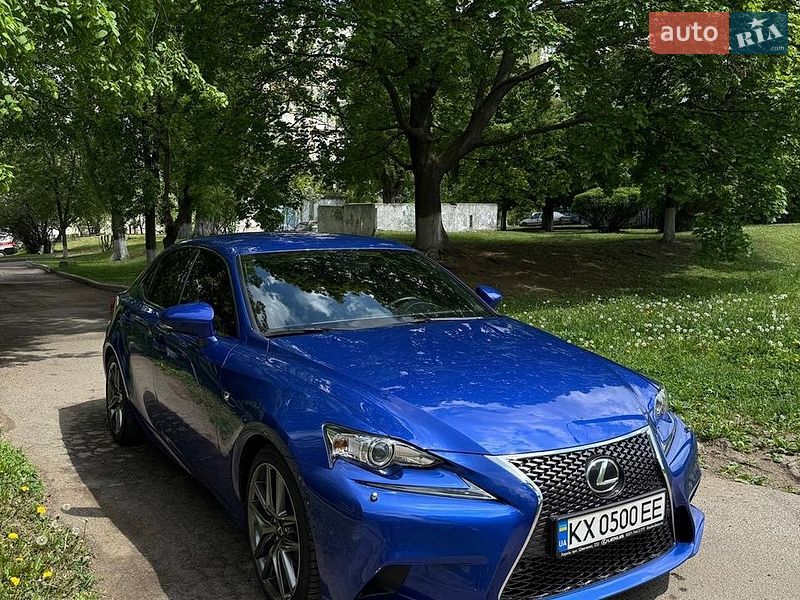 Lexus IS 2013
