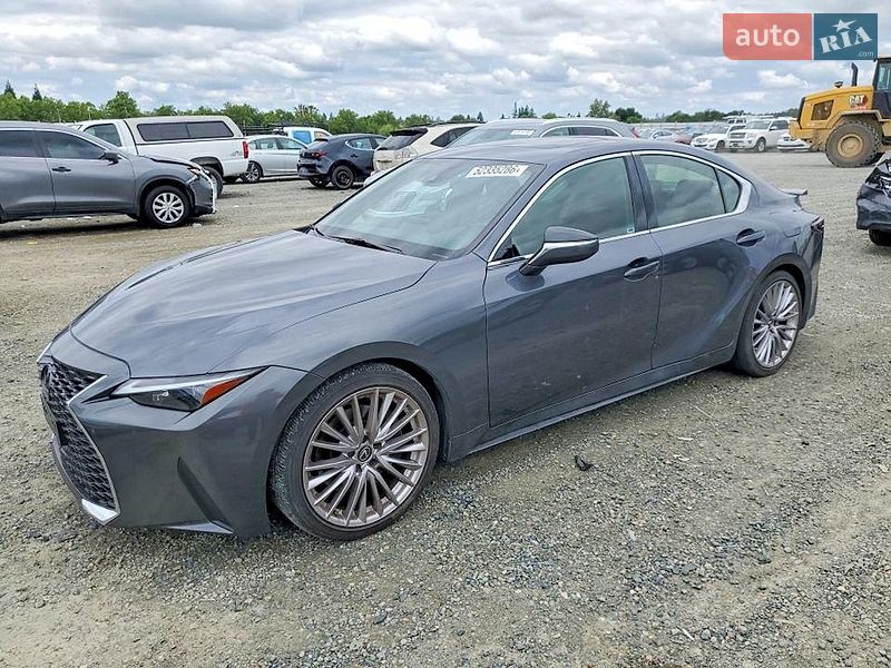 Lexus IS 2021