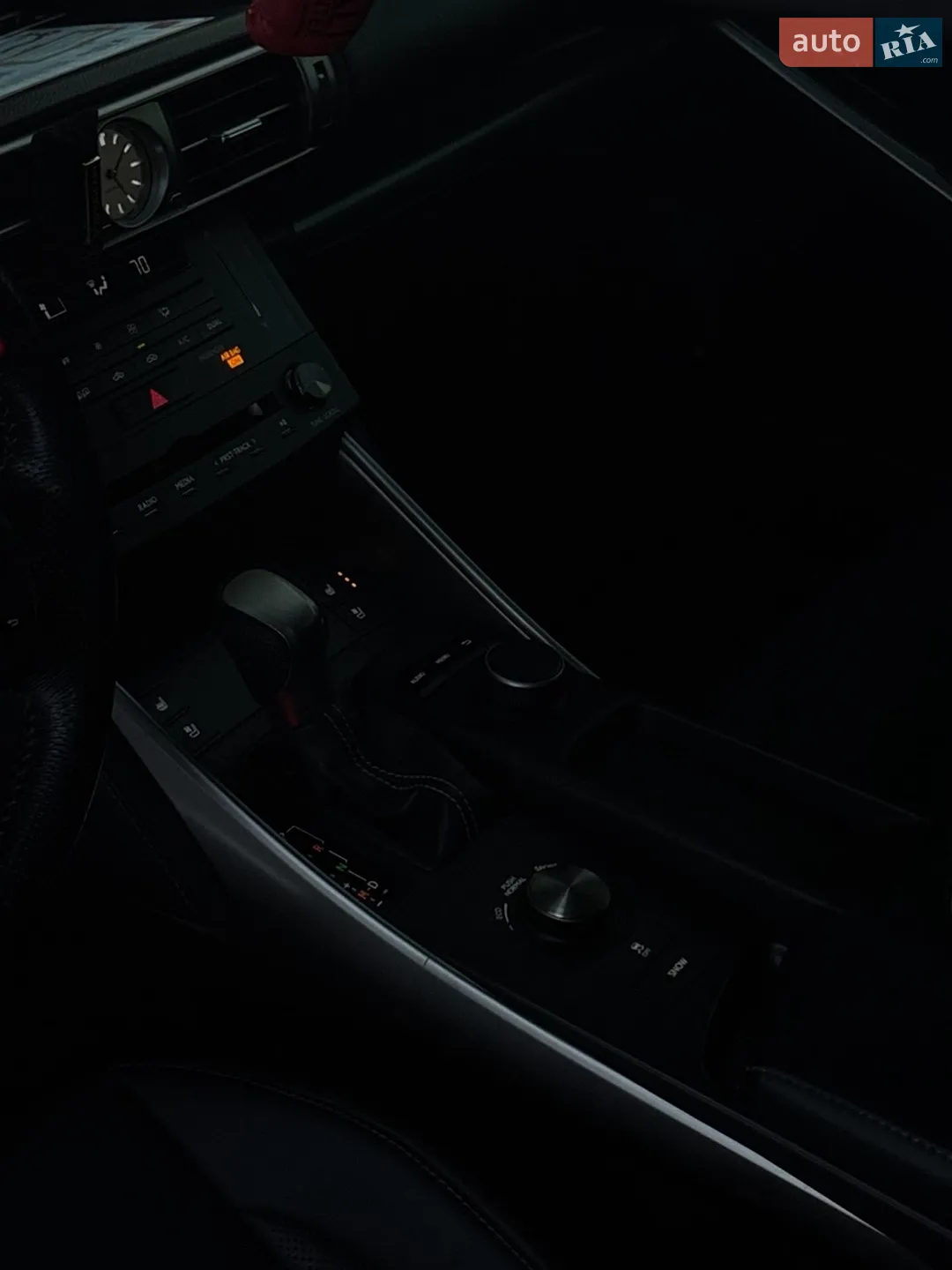 2016 Lexus IS - мініатюра 8