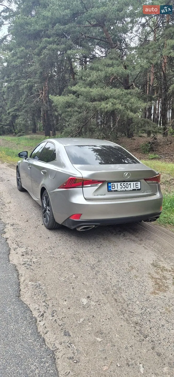 2017 Lexus IS - мініатюра 5