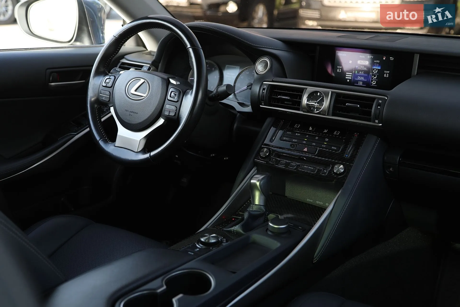 2019 Lexus IS - мініатюра 16
