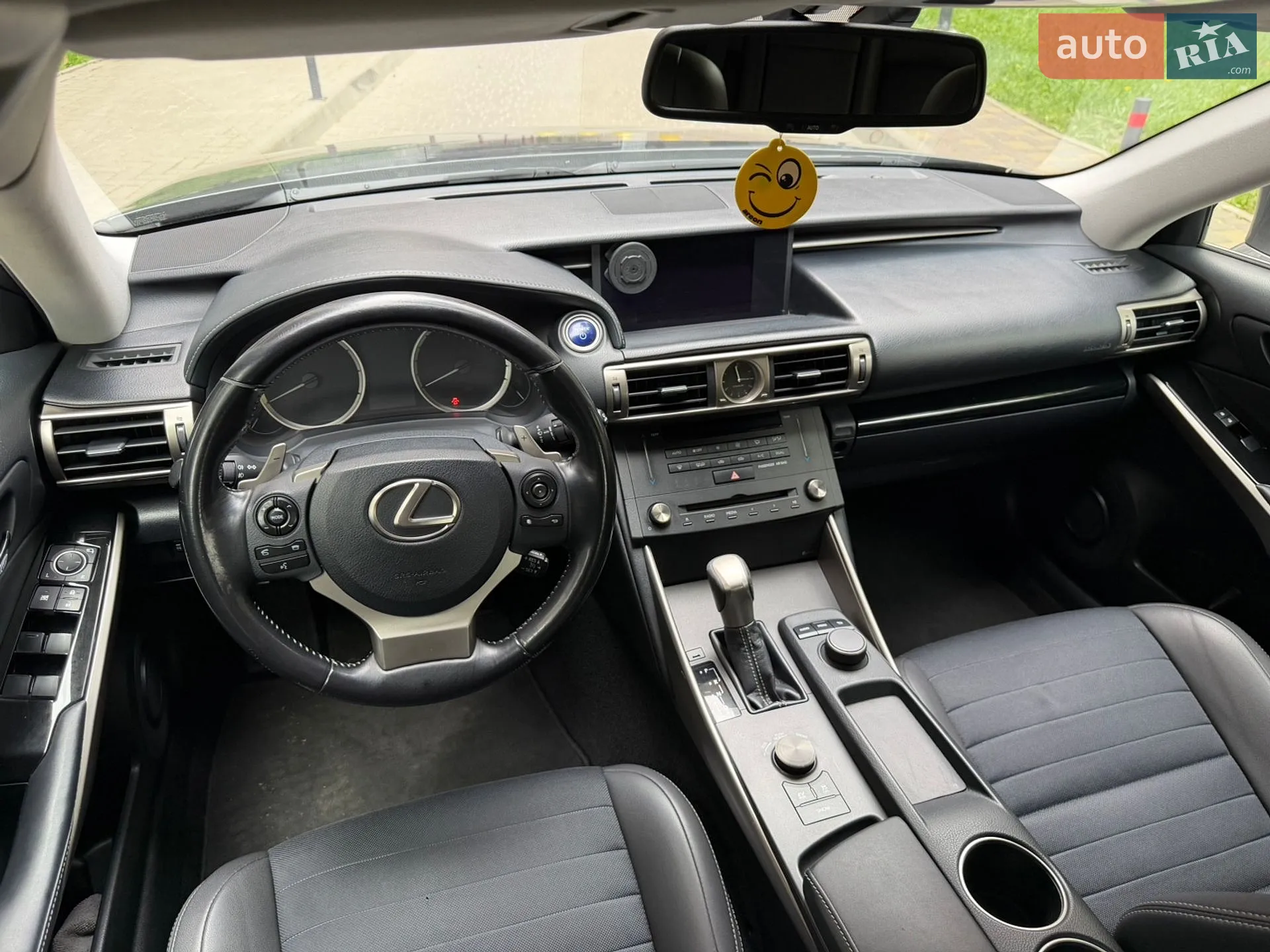 2016 Lexus IS - мініатюра 38