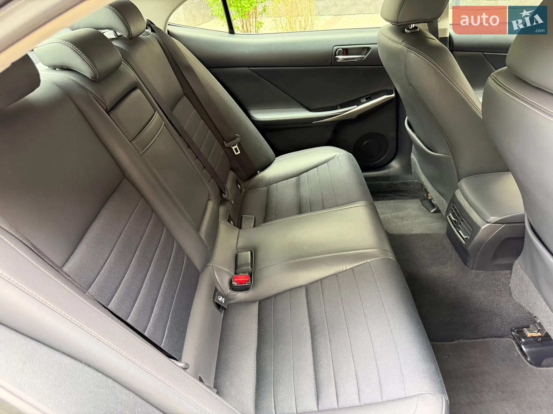 2016 Lexus IS - мініатюра 43
