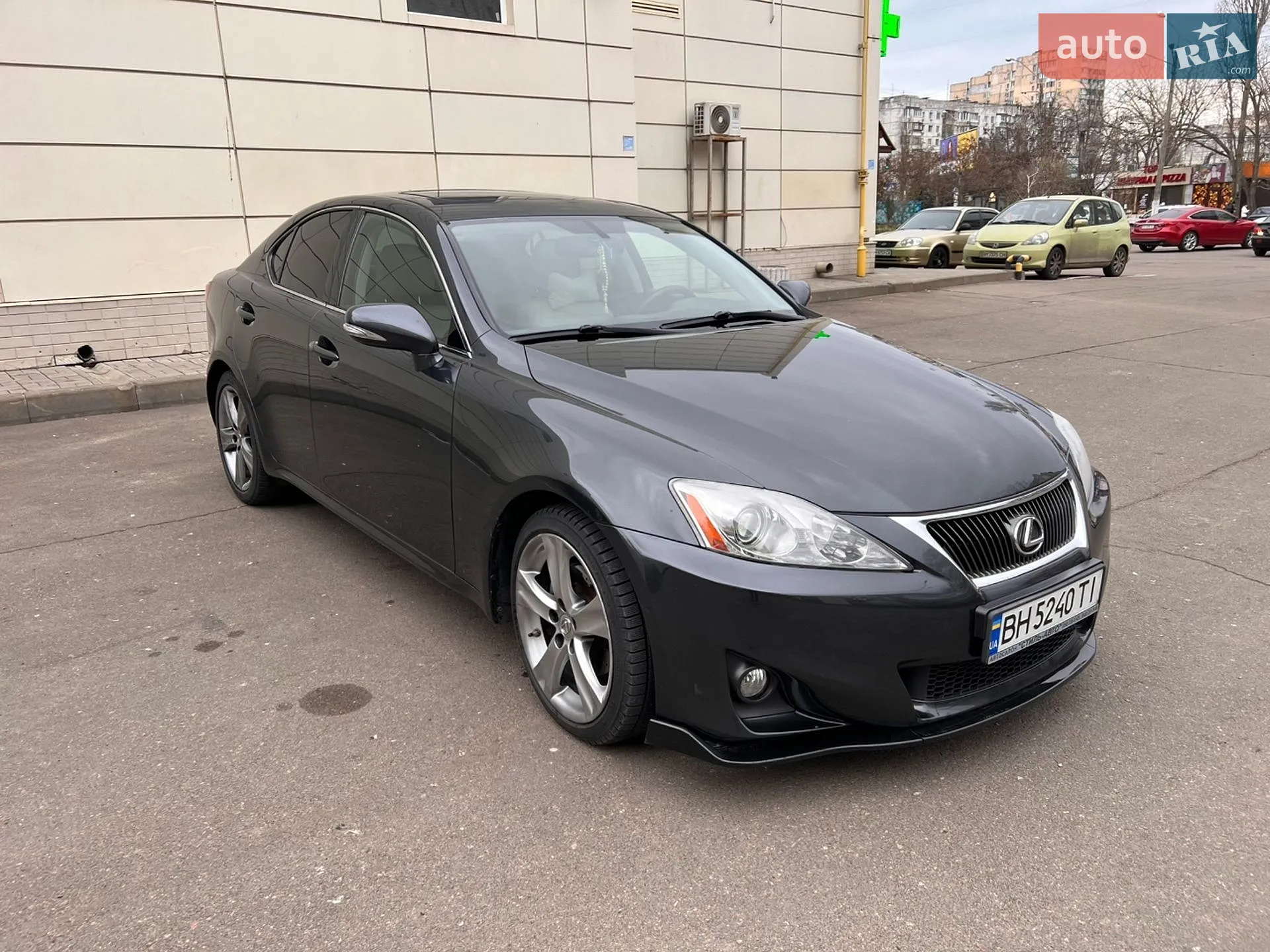 2011 Lexus IS - мініатюра 2