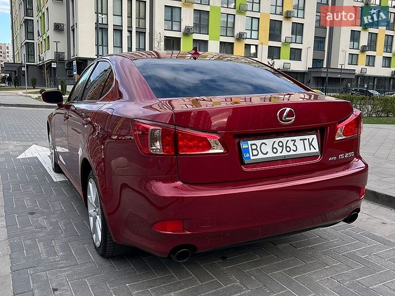 Седан Lexus IS 2012 в Львове