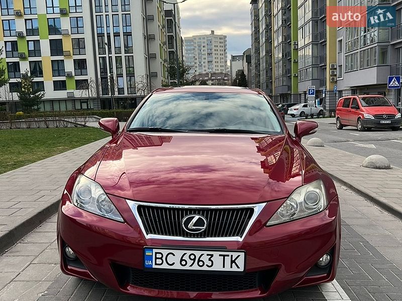 Седан Lexus IS 2012 в Львове