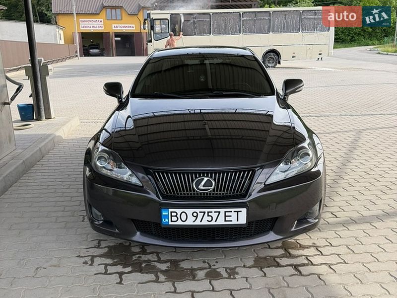 Седан Lexus IS 2008 в Гусятине