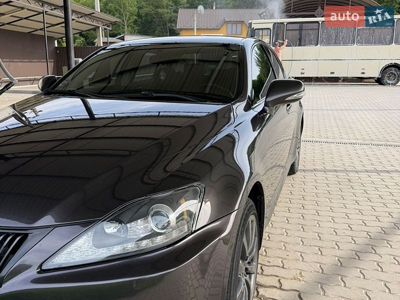 Седан Lexus IS 2008 в Гусятине