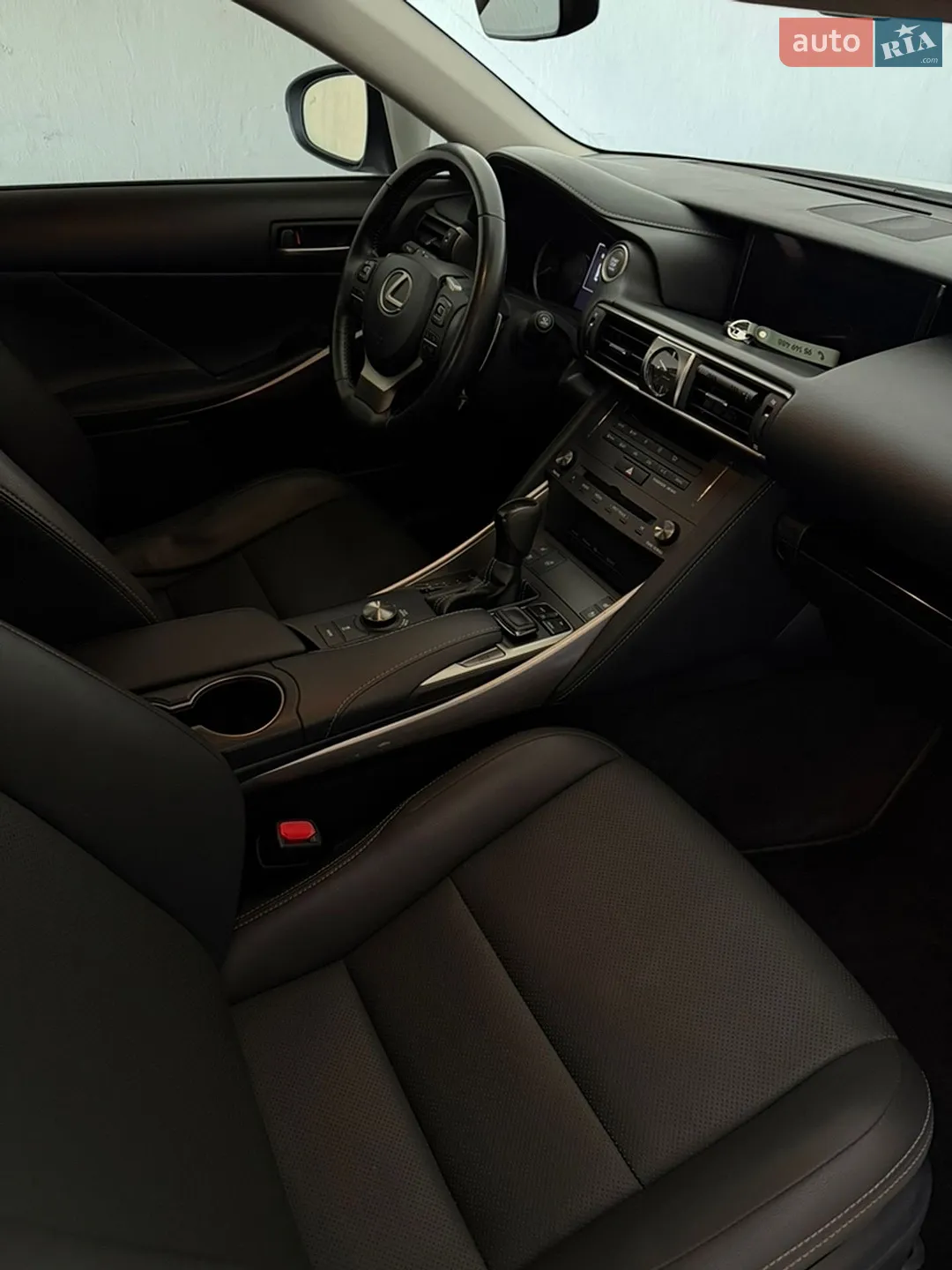 2018 Lexus IS - мініатюра 2