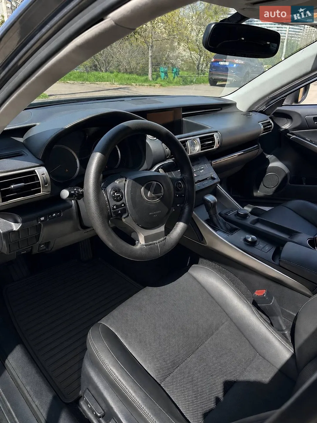 2016 Lexus IS - мініатюра 8
