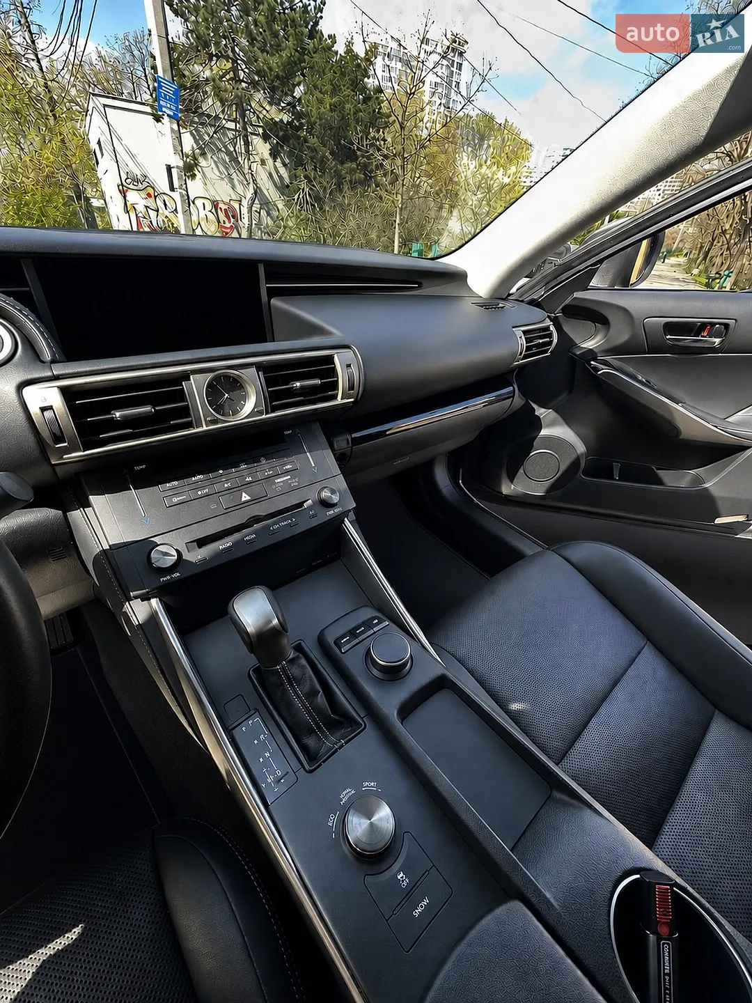 2016 Lexus IS - мініатюра 9