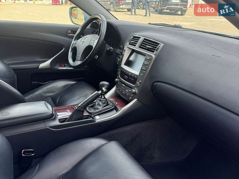 Седан Lexus IS 2007 в Чернівцях