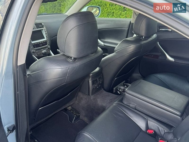 Седан Lexus IS 2007 в Чернівцях