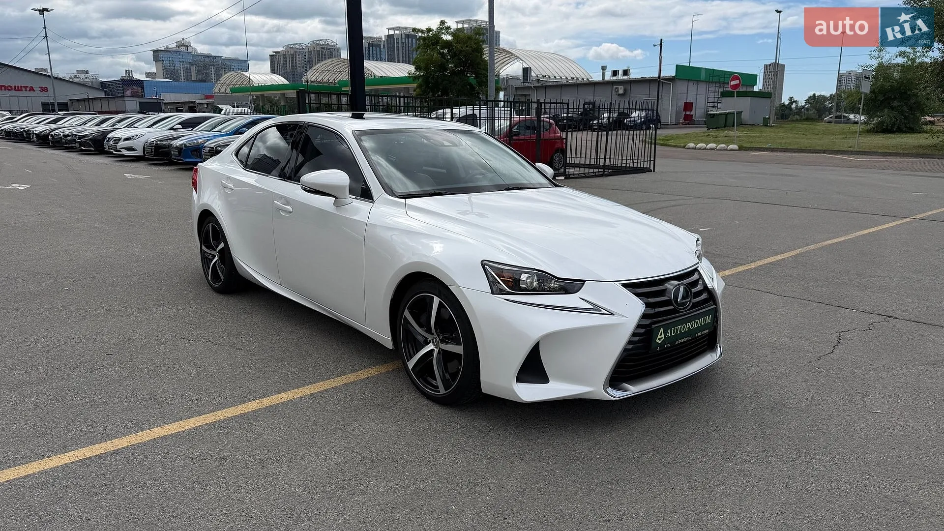 2018 Lexus IS - мініатюра 2