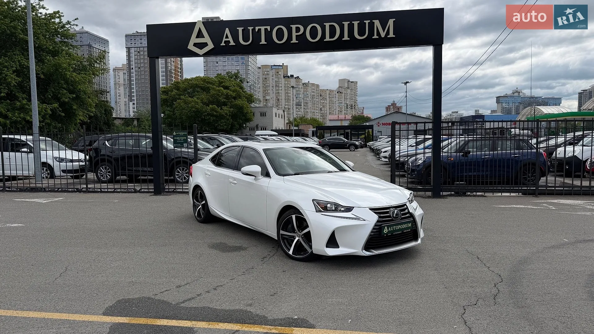 2018 Lexus IS - мініатюра 10