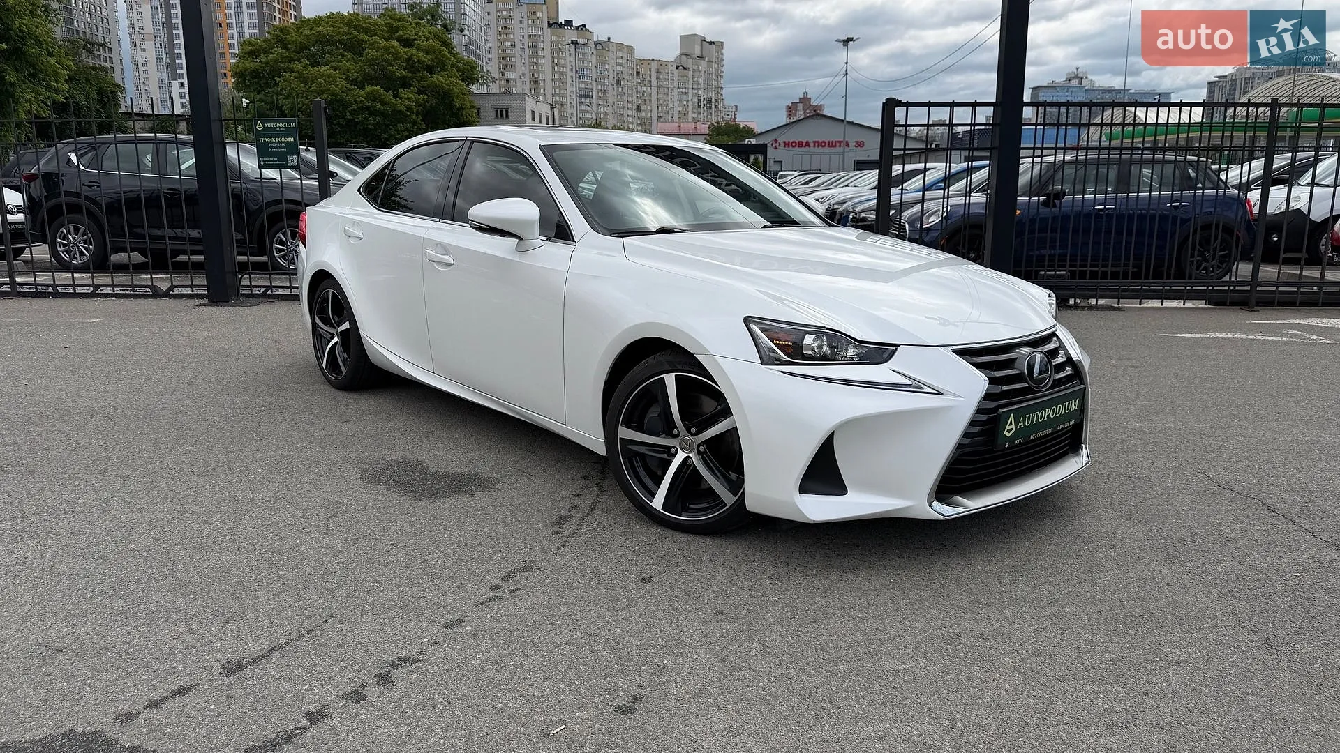 2018 Lexus IS - мініатюра 13