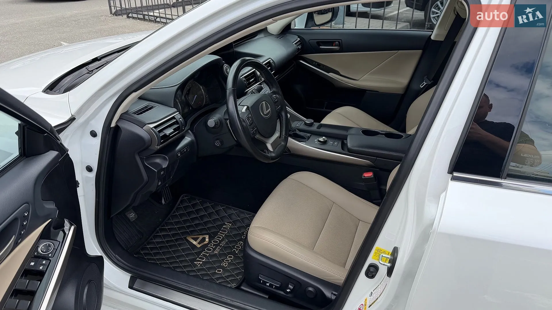 2018 Lexus IS - мініатюра 18