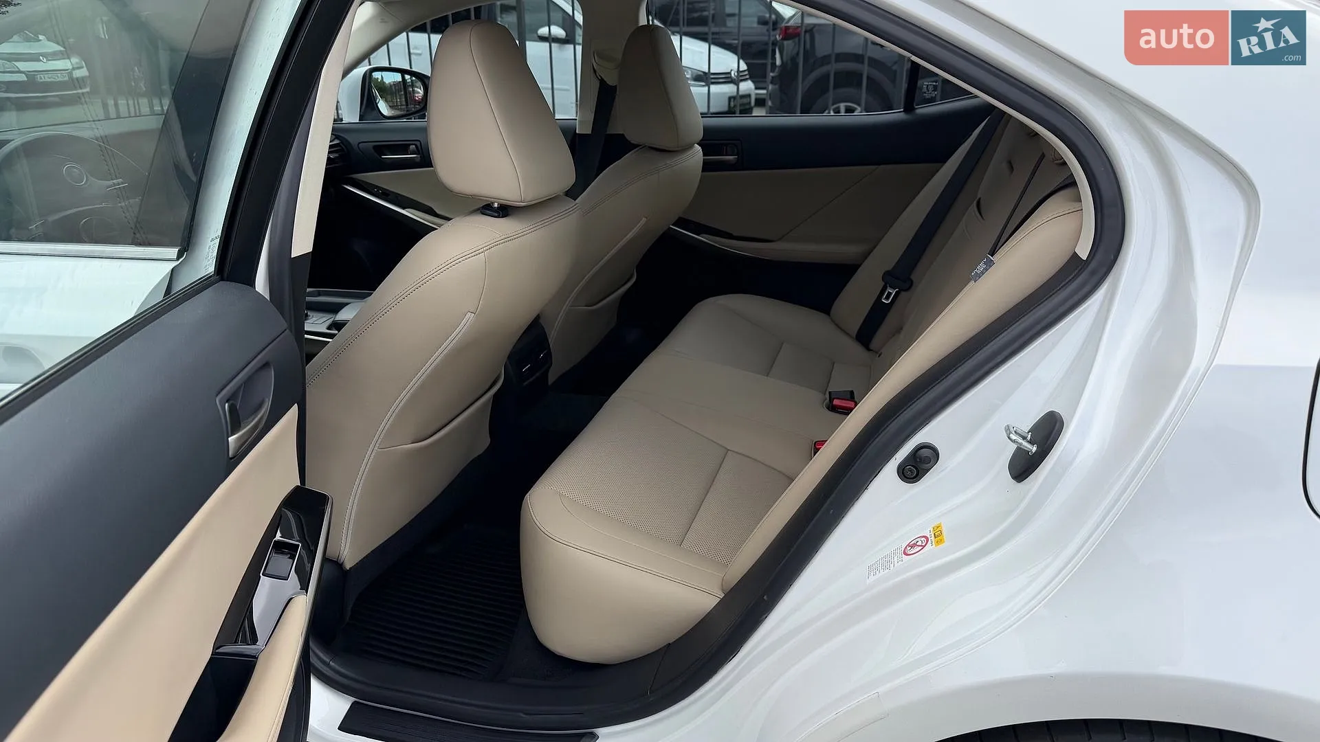 2018 Lexus IS - мініатюра 24