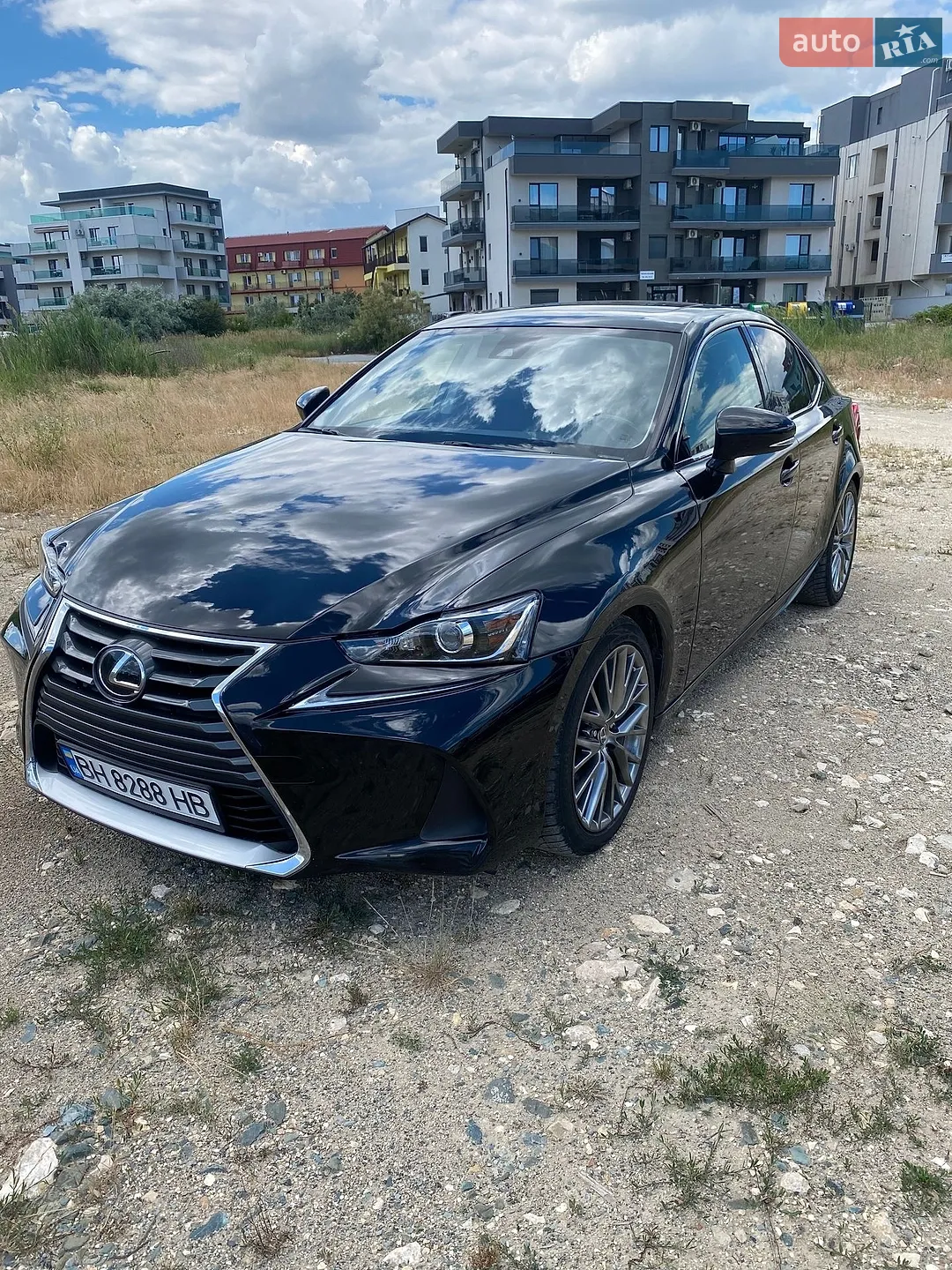 2017 Lexus IS - мініатюра 2