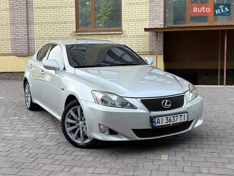 Lexus IS, photos from the listing