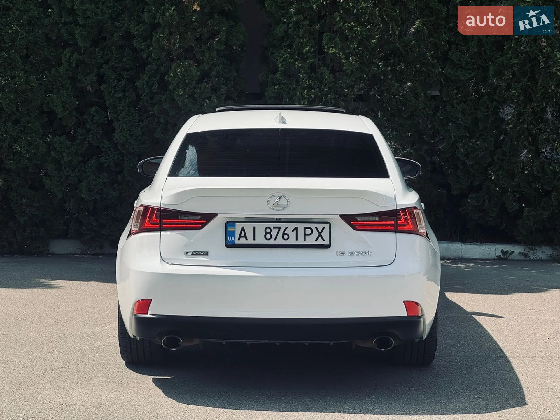 2016 Lexus IS - мініатюра 16