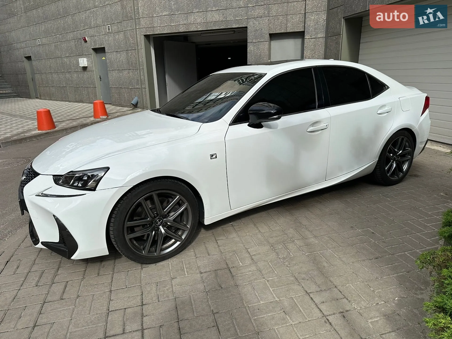 2015 Lexus IS - мініатюра 14