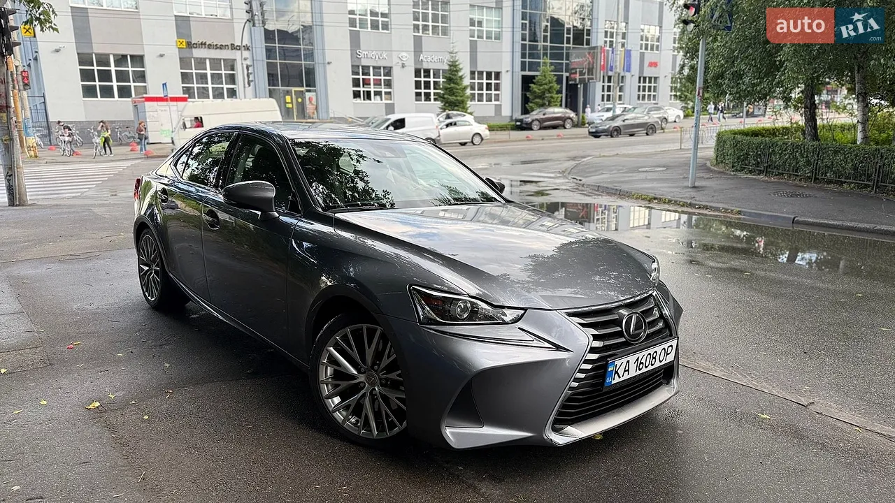 2017 Lexus IS - мініатюра 19