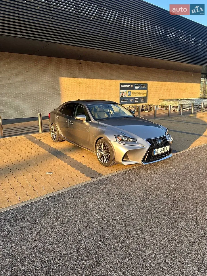 2016 Lexus IS - мініатюра 26