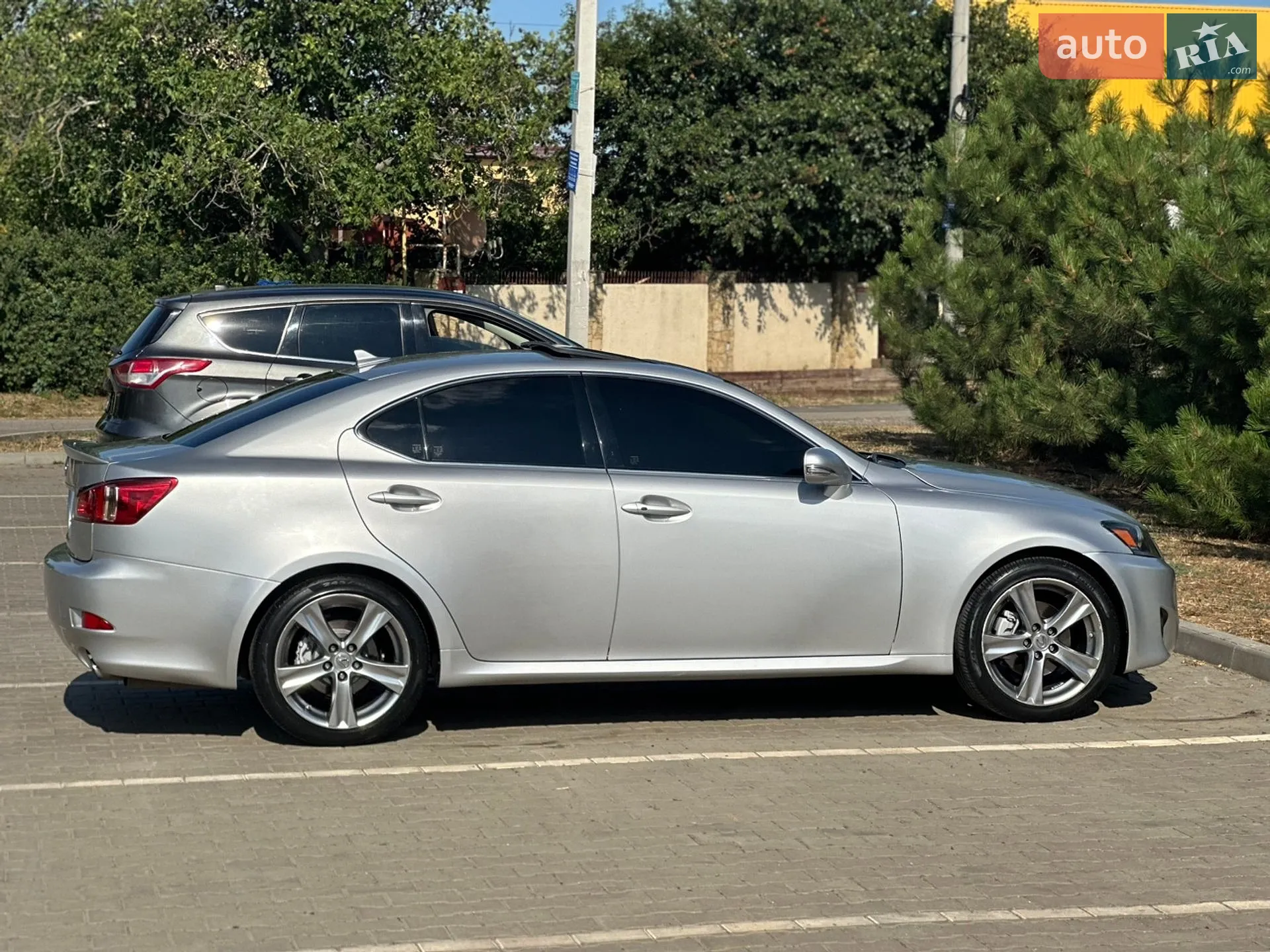 2010 Lexus IS - мініатюра 3