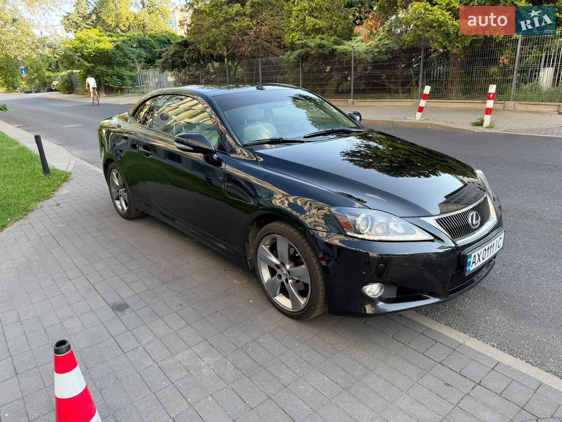 2011 Lexus IS - фото 1