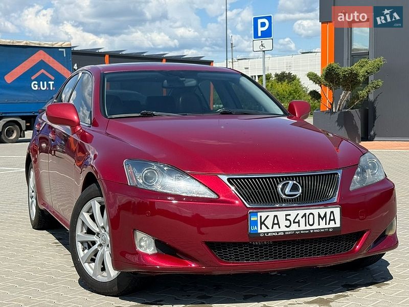 Седан Lexus IS 2006 в Виннице