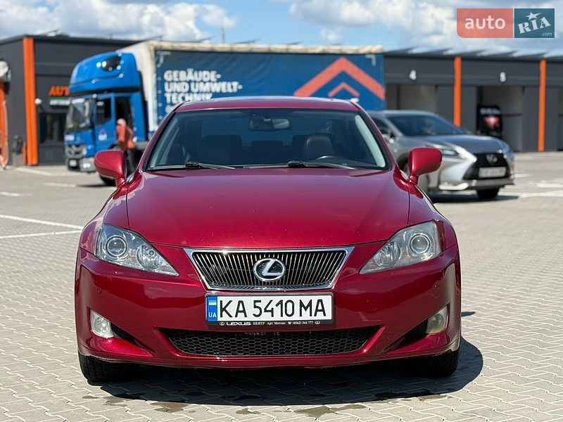 Седан Lexus IS 2006 в Виннице