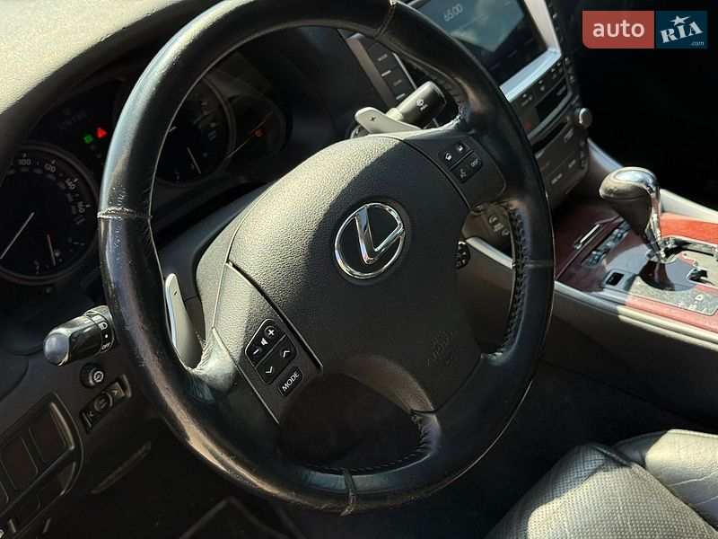 Седан Lexus IS 2006 в Виннице