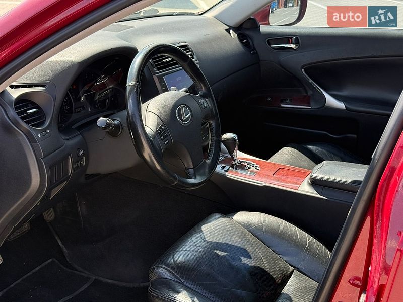Седан Lexus IS 2006 в Виннице