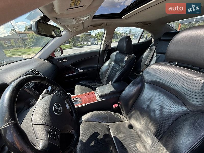 Седан Lexus IS 2006 в Виннице
