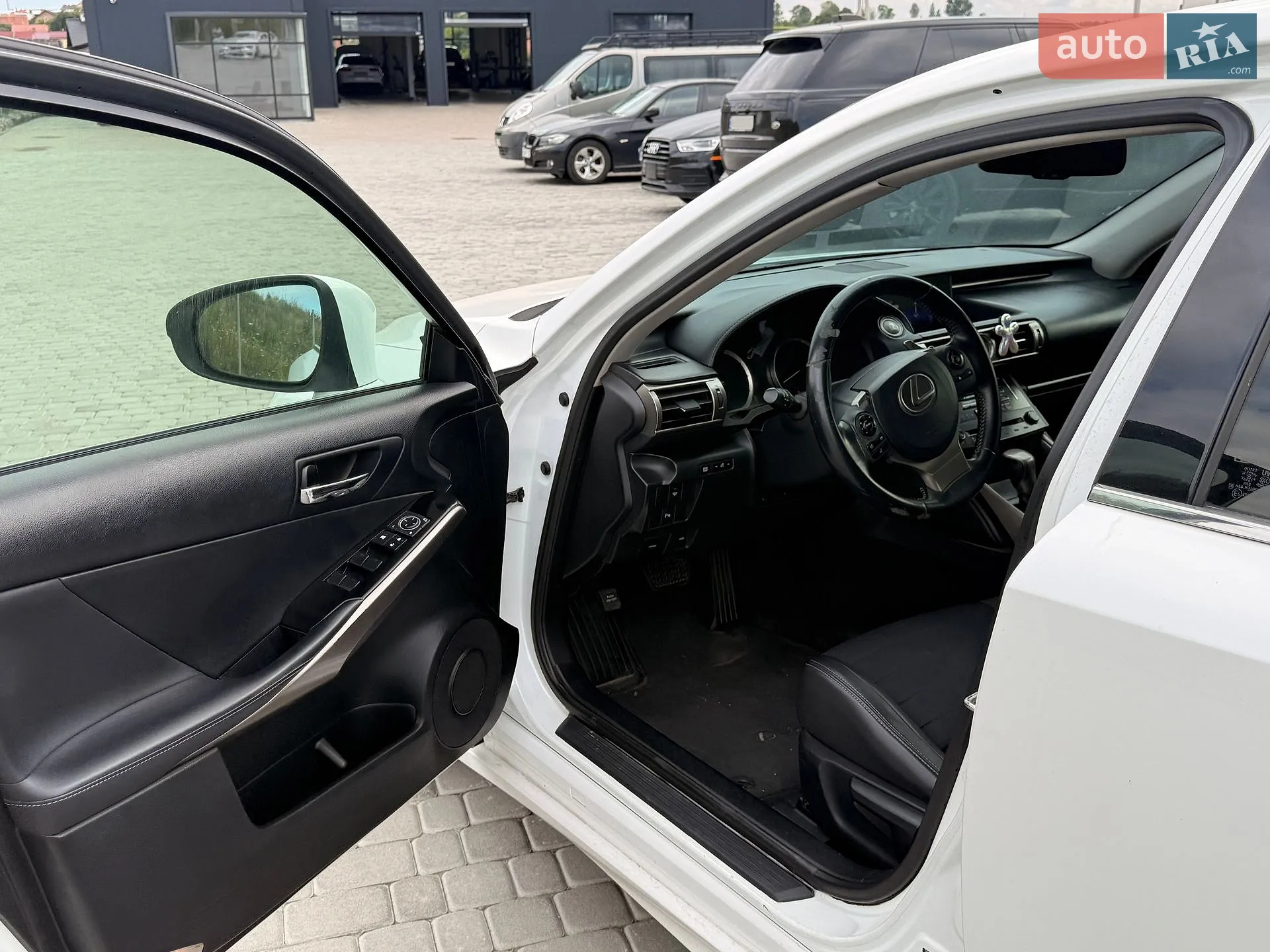 2013 Lexus IS - мініатюра 10