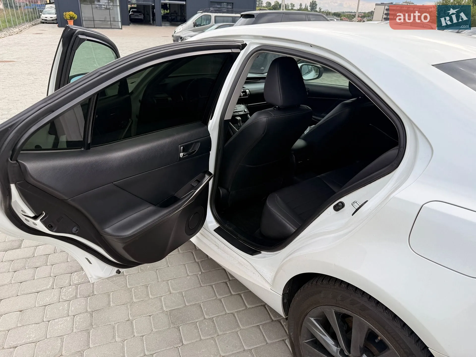 2013 Lexus IS - мініатюра 31