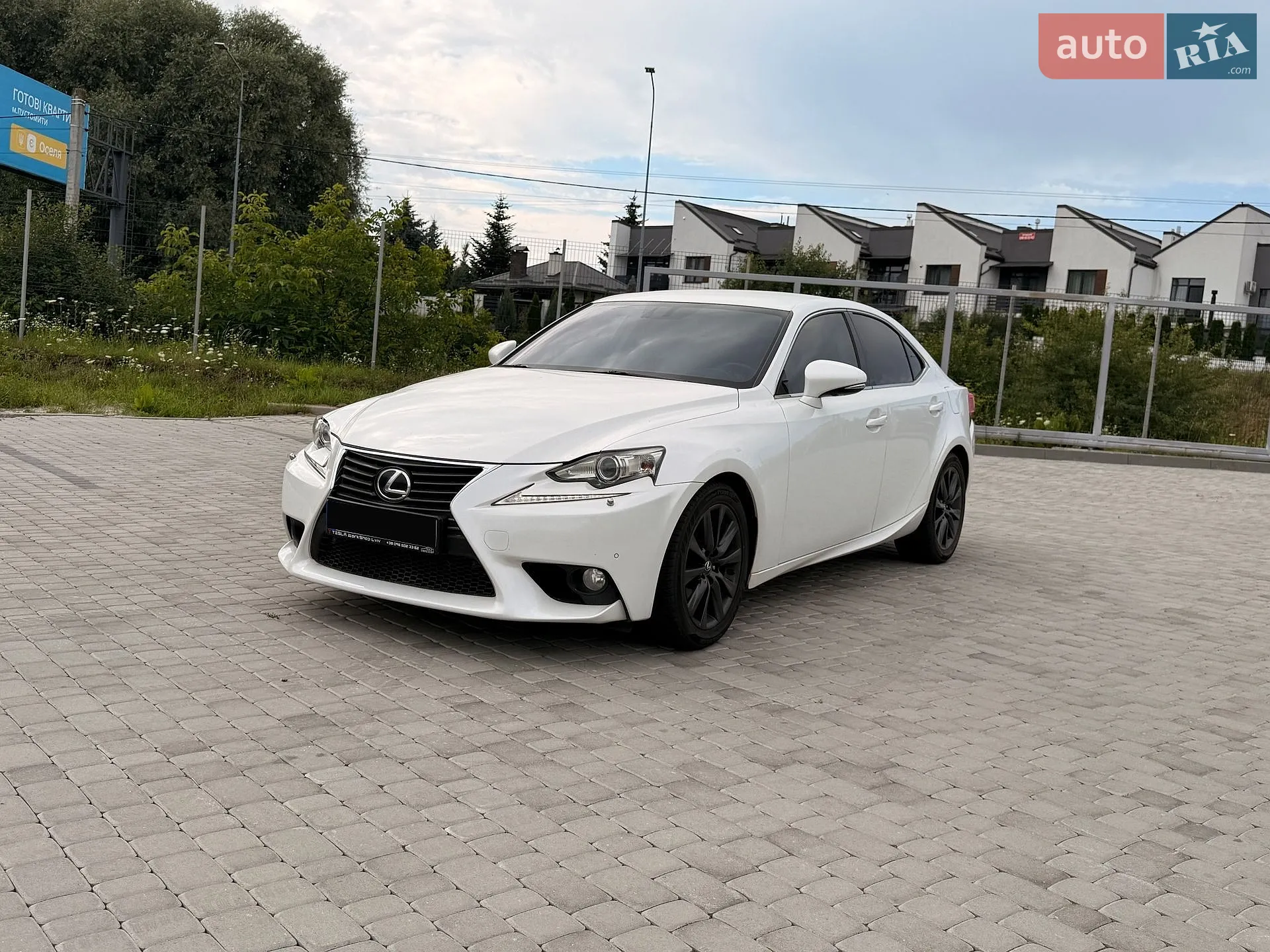 2013 Lexus IS - мініатюра 2